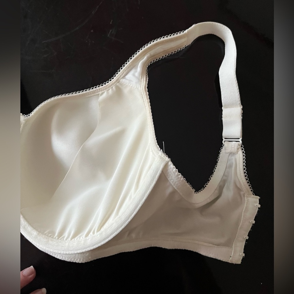 Wacoal Basic Beauty Underwire Bra 853192, Full Figure, Seamless 34ddd white - Picture 4 of 7